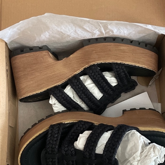 NWT Matisse Daze Platform Heel size 10 - Picture 2 of 2